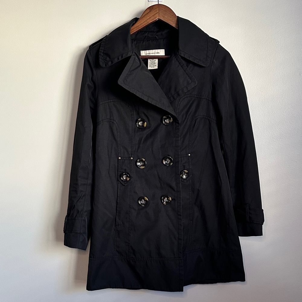 Jones New York Y2K Elegant Black Trench Coat w/Tortoise Shell Buttons & Rivets